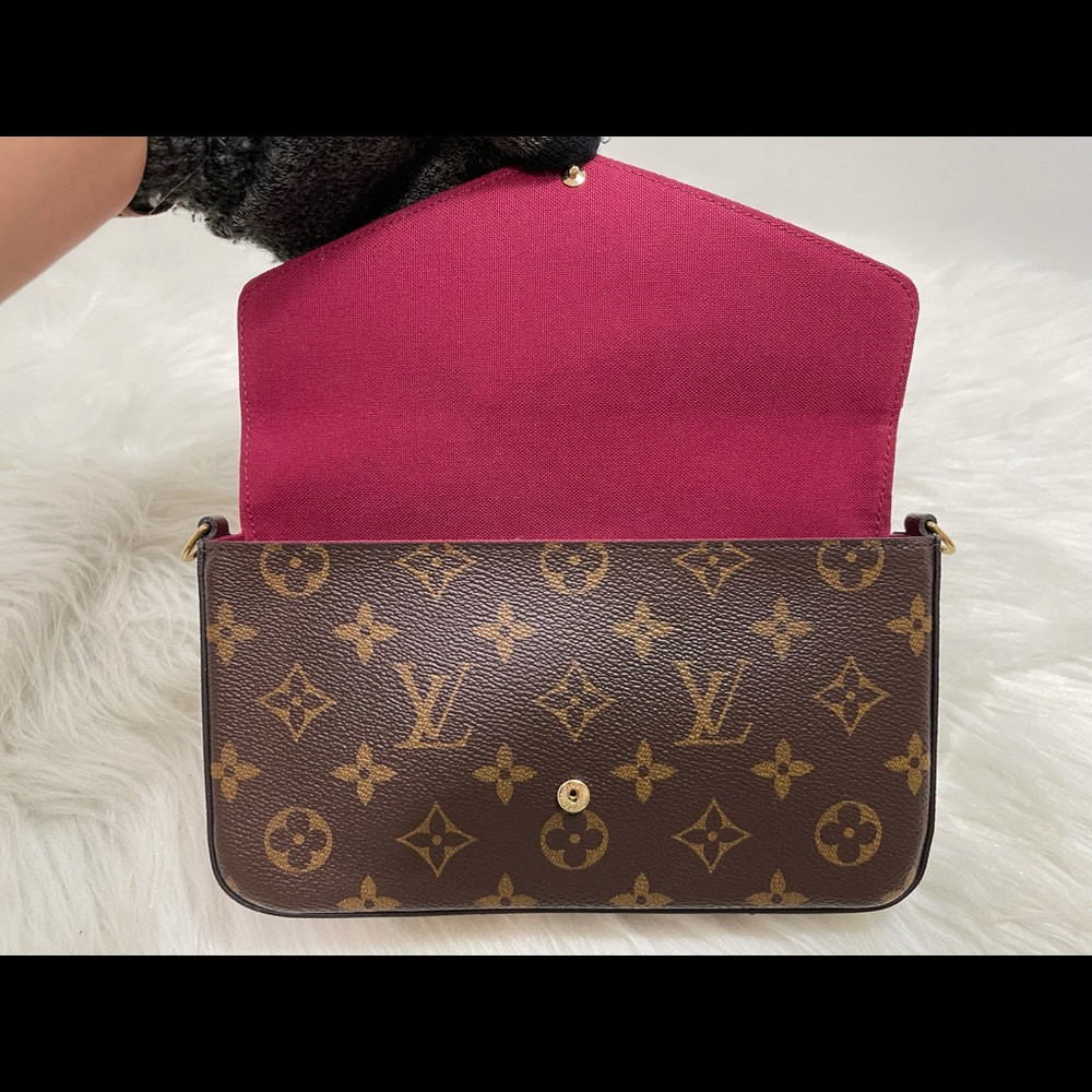 🔥SOLD 🔥Felicie Mono Pochette (No zippered) - Picture 4 of 16